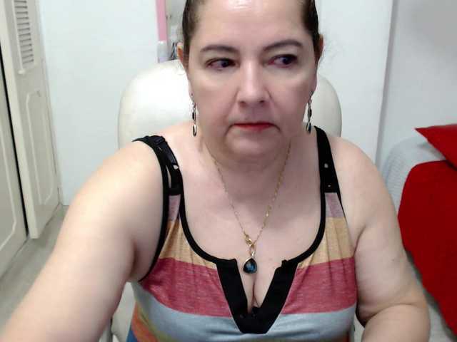 leonela-68 live cam on BongaCams