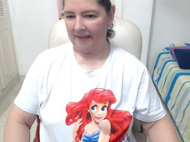 leonela-68 live cam on BongaCams