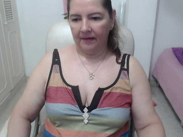 leonela-68 live cam preview