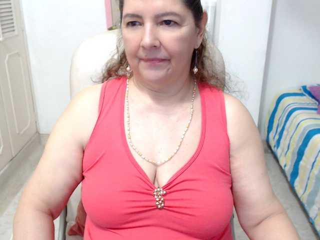 leonela-68 live cam on BongaCams