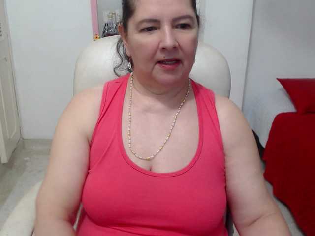 leonela-68 live cam on BongaCams
