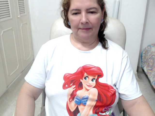 leonela-68 live cam on BongaCams