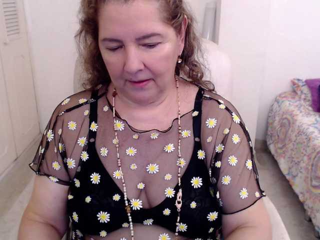 leonela-68 live webcam show