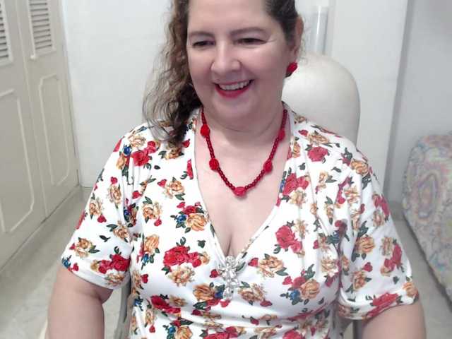 leonela-68 live cam on BongaCams