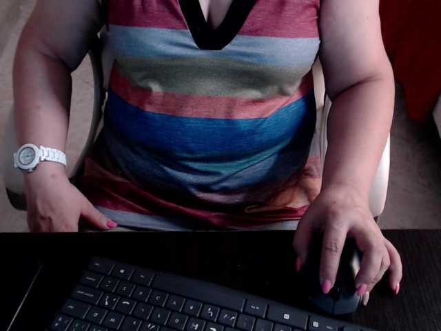 leonela-68 live cam on BongaCams