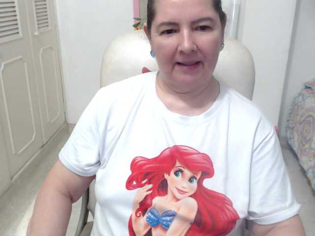 leonela-68 live cam on BongaCams