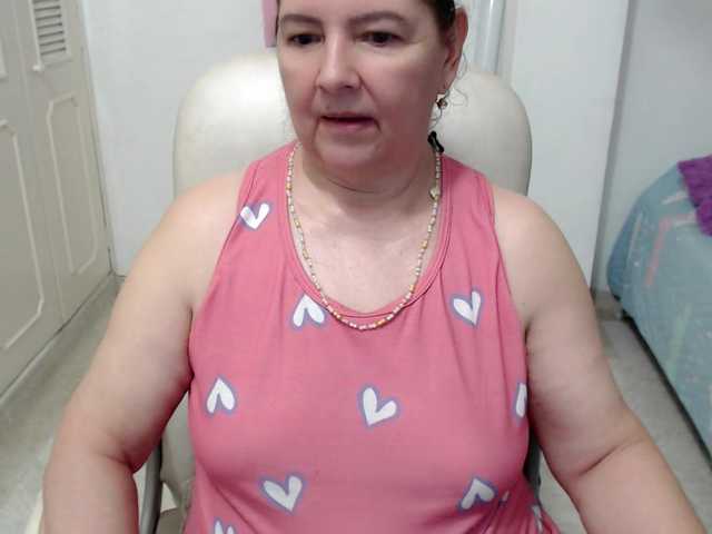 leonela-68 live cam on BongaCams