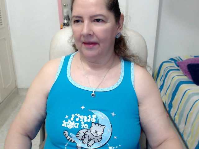 leonela-68 live cam on BongaCams