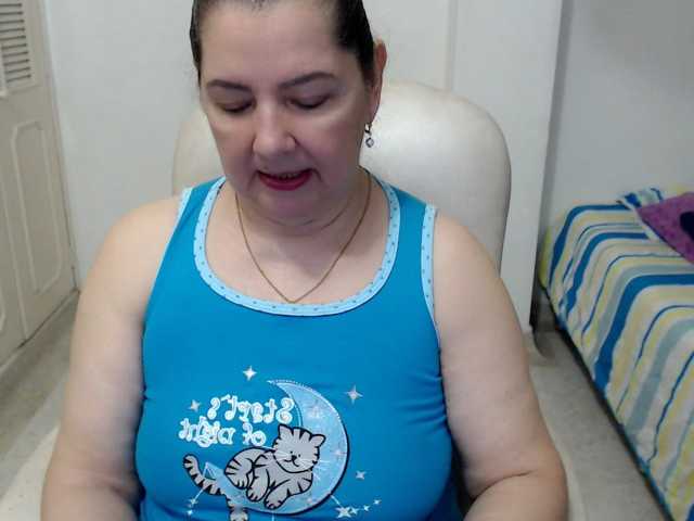leonela-68 live cam on BongaCams