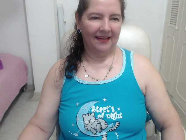 leonela-68 live cam on BongaCams