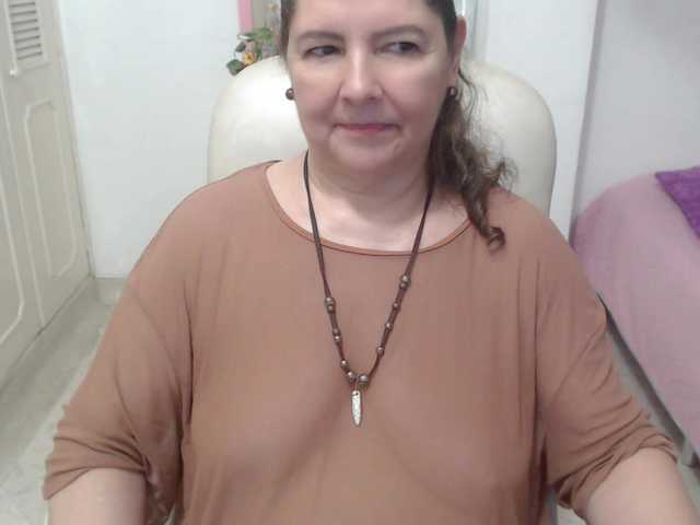 leonela-68 live cam on BongaCams