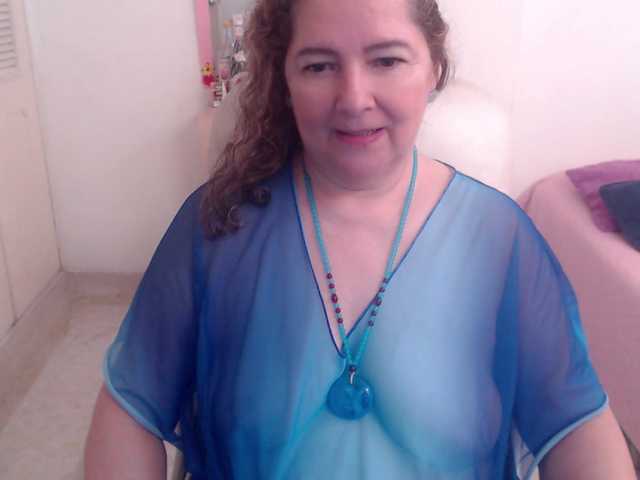 leonela-68 live cam on BongaCams