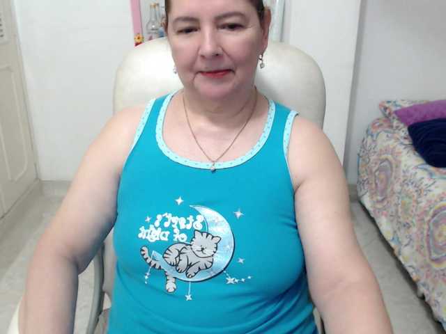 leonela-68 live cam on BongaCams