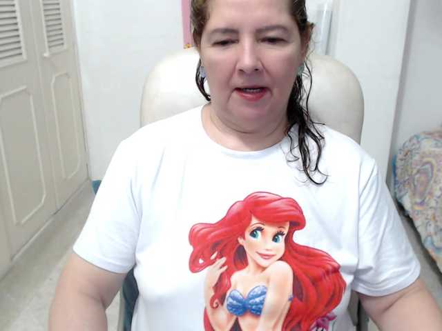 leonela-68 live cam on BongaCams