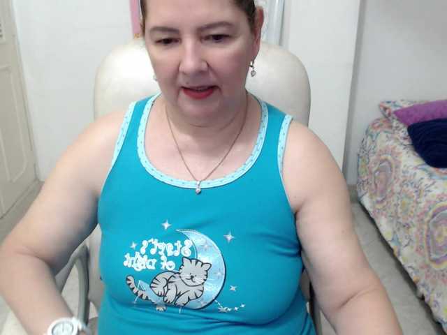 leonela-68 live cam on BongaCams