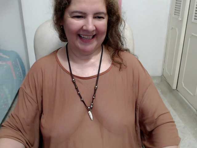 leonela-68 live webcam show