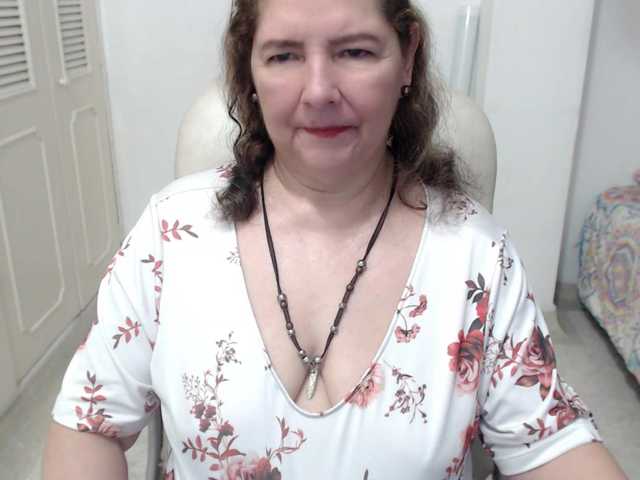 leonela-68 live cam on BongaCams