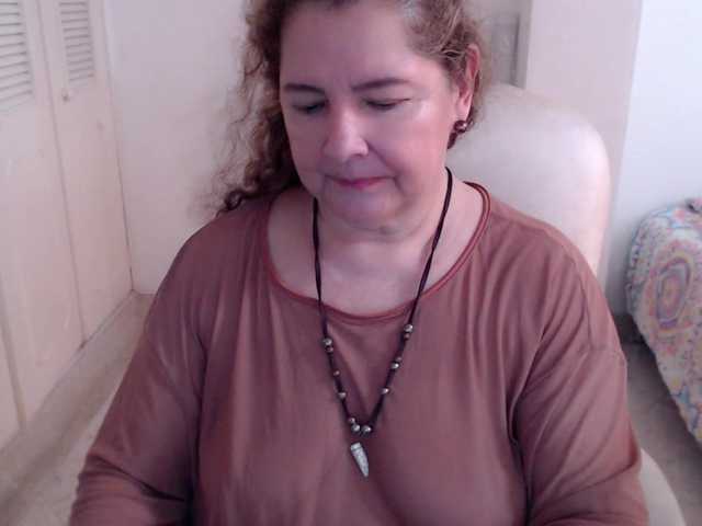leonela-68 live cam on BongaCams