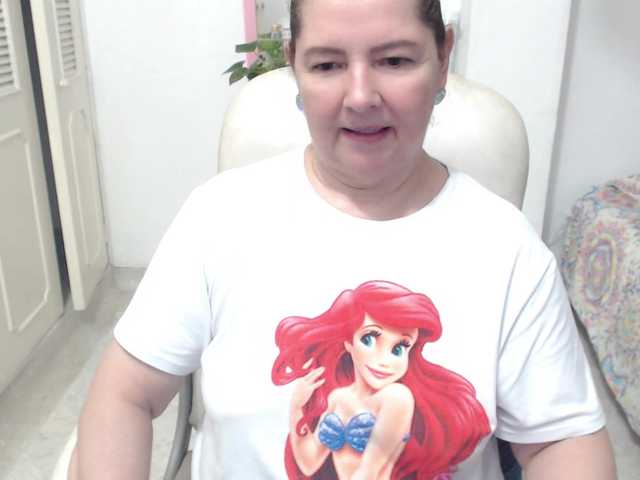 leonela-68 live cam on BongaCams