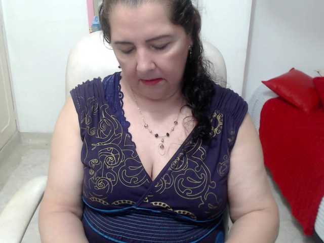 leonela-68 live cam on BongaCams