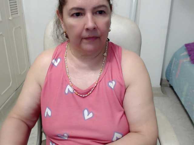 leonela-68 live cam on BongaCams