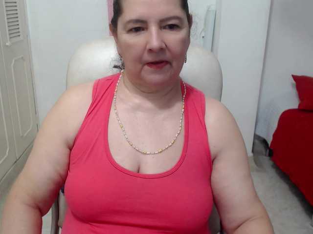 leonela-68 live cam on BongaCams