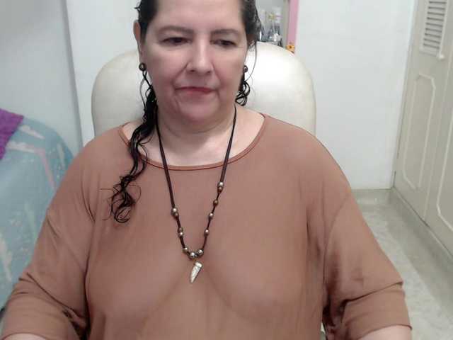 leonela-68 live cam on BongaCams