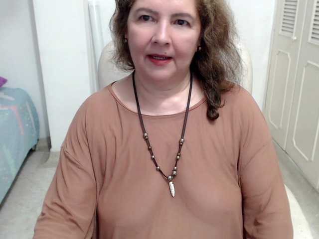 leonela-68 live webcam show