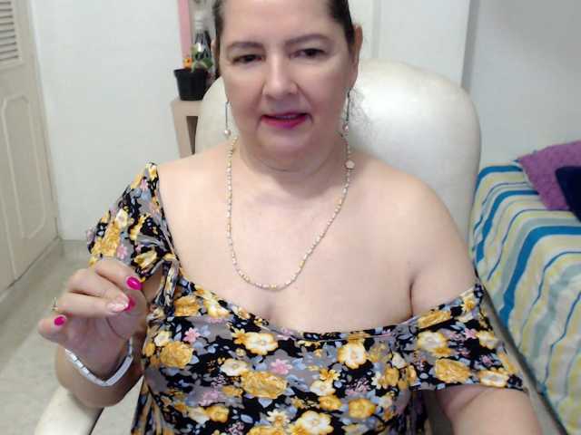 leonela-68, live now on BongaCams