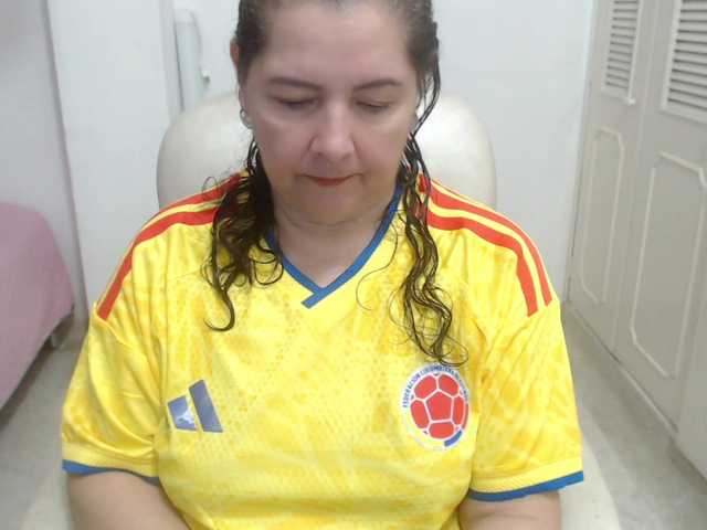 leonela-68 cam belle