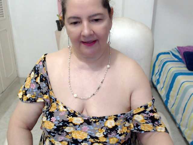 leonela-68 live cam preview