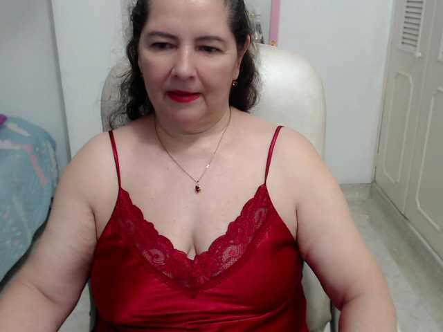 leonela-68 live cam on BongaCams