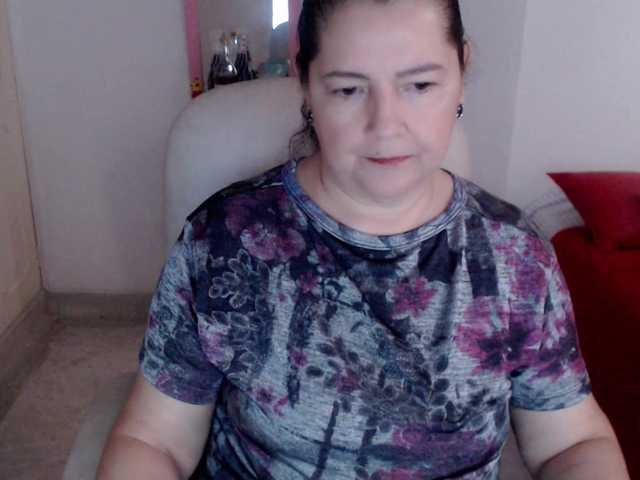 leonela-68 live cam on BongaCams
