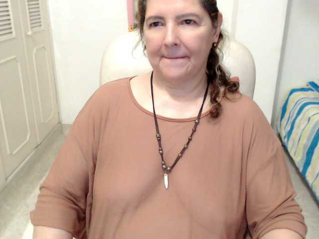 leonela-68 live cam on BongaCams