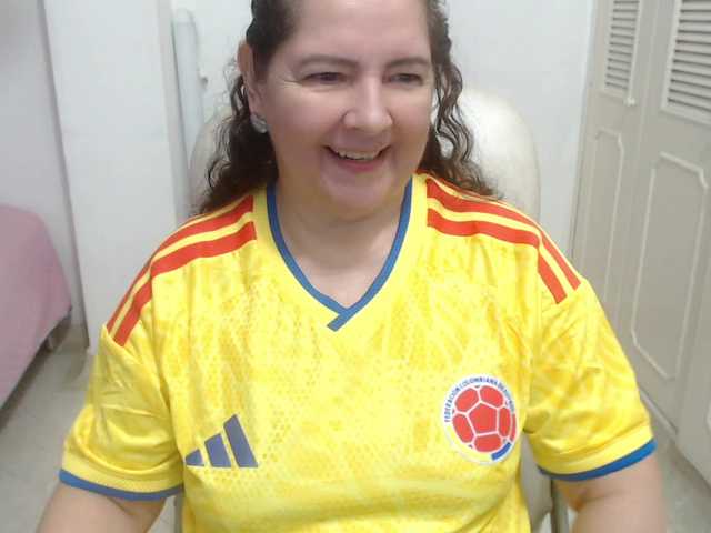 leonela-68 online