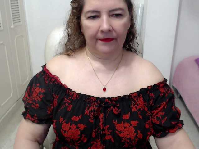 leonela-68 live cam on BongaCams
