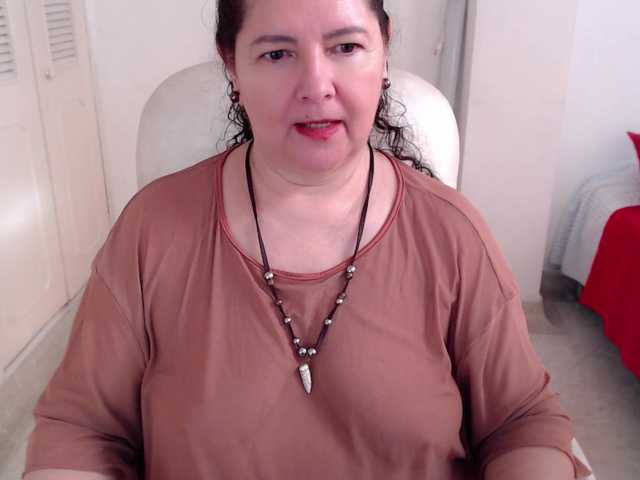 leonela-68 live cam on BongaCams