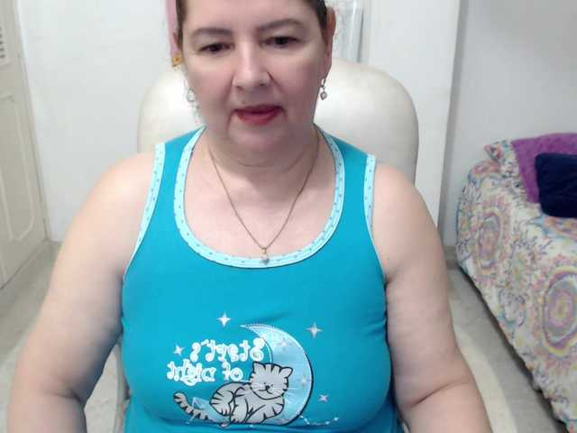 leonela-68 live cam on BongaCams