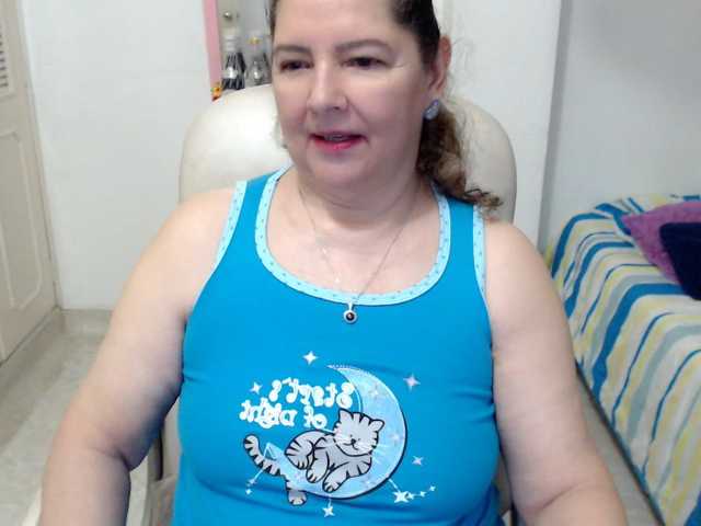 leonela-68 live cam on BongaCams