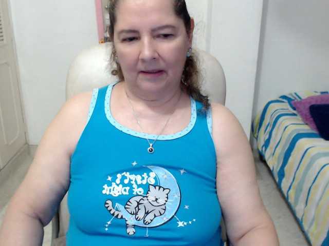 leonela-68 live cam on BongaCams