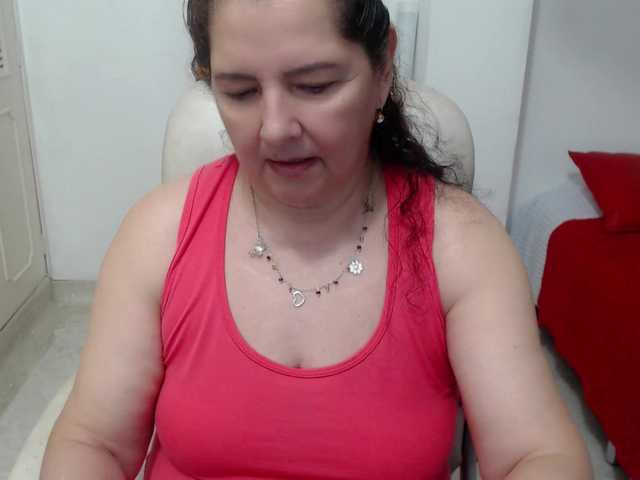 leonela-68 live cam on BongaCams
