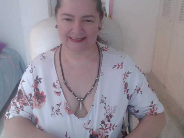 leonela-68 live cam on BongaCams