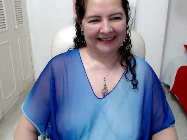 leonela-68 live cam on BongaCams