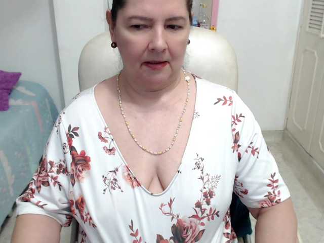 leonela-68 live sex show