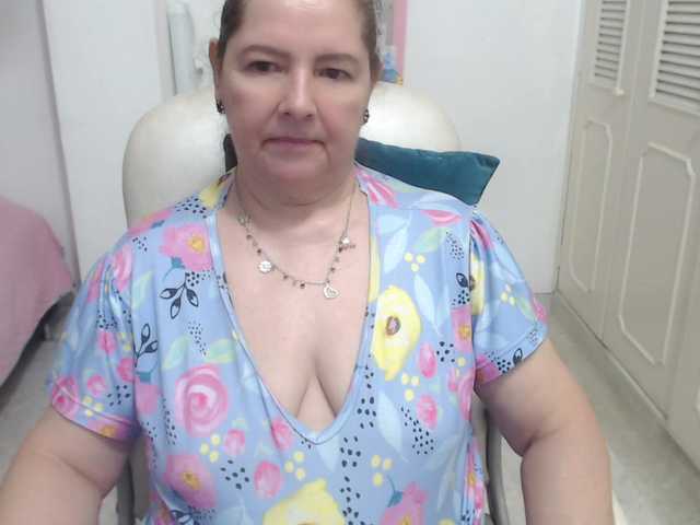 leonela-68 online