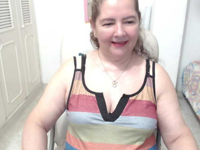 leonela-68 live cam on BongaCams