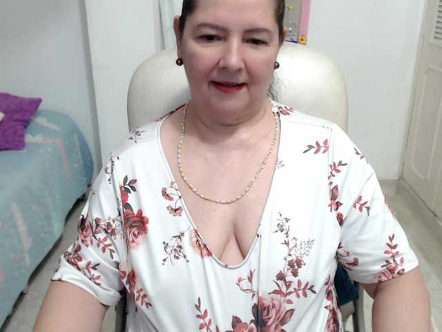 leonela-68 live sex show