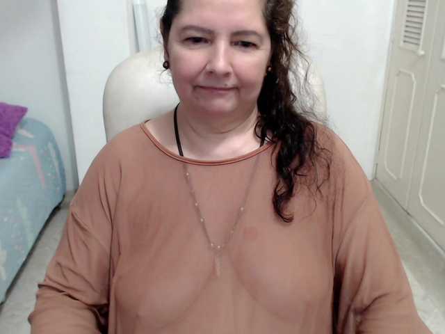 leonela-68 online