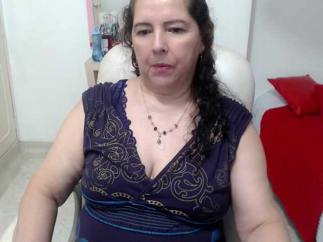 leonela-68 live cam on BongaCams