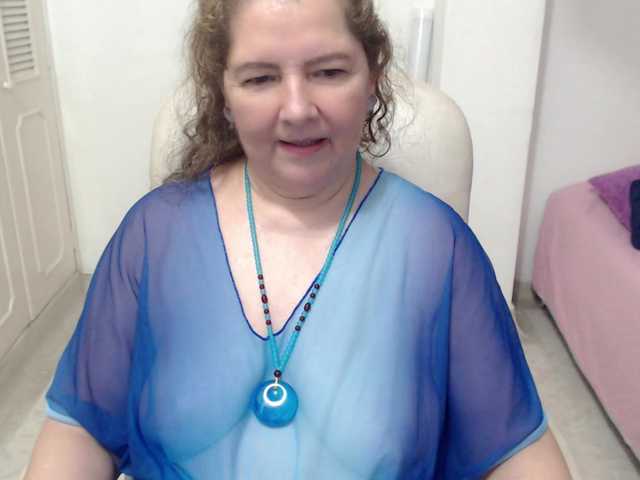 leonela-68 live cam on BongaCams